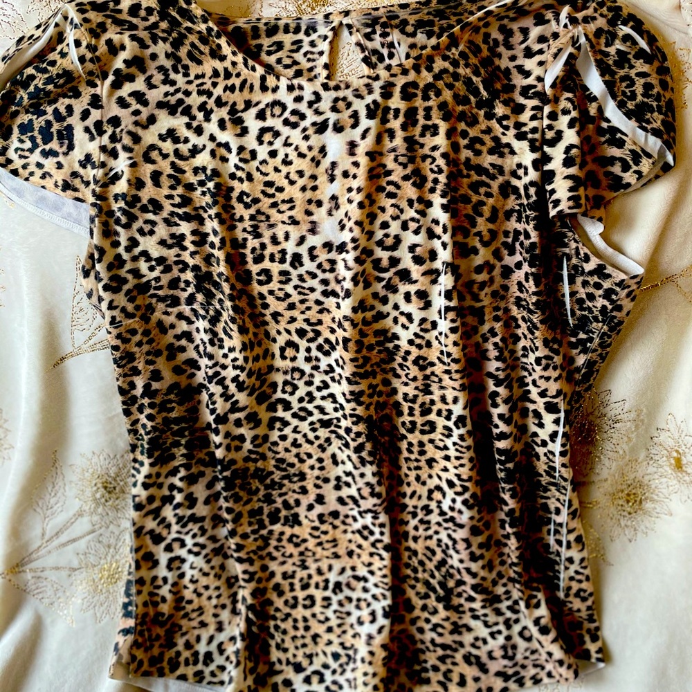 Women’s leopard print tee shirt